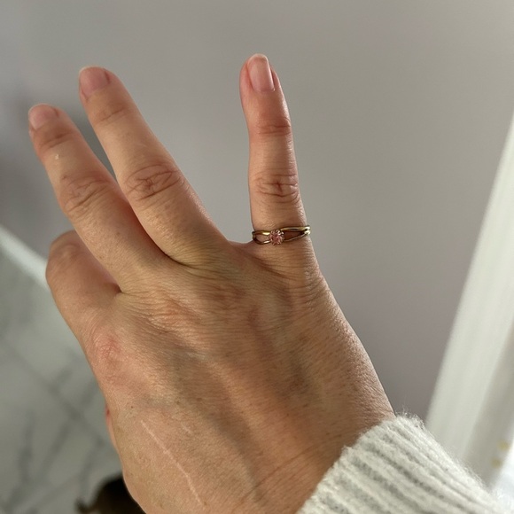 4/$50 tiny kid Elegant Pink Stone Gold Ring size 4 1/2 😌 - Picture 3 of 8